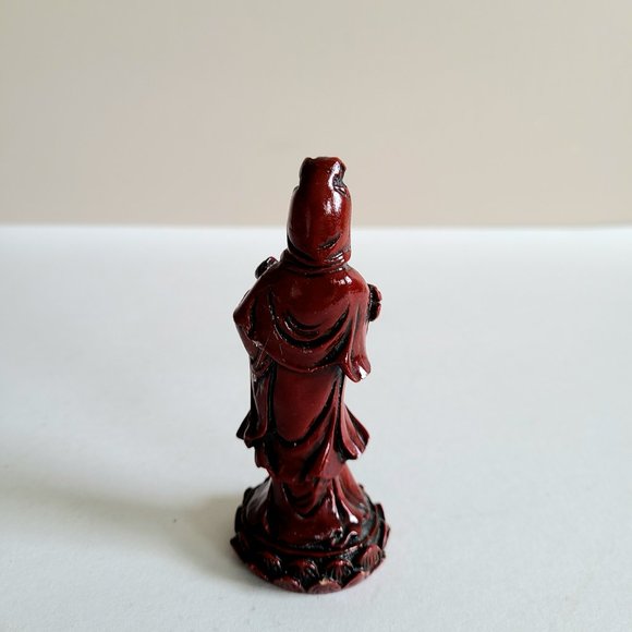 Kwan Yin red resin Buddha figurine. Home decor. Carved Art. - Picture 5 of 7